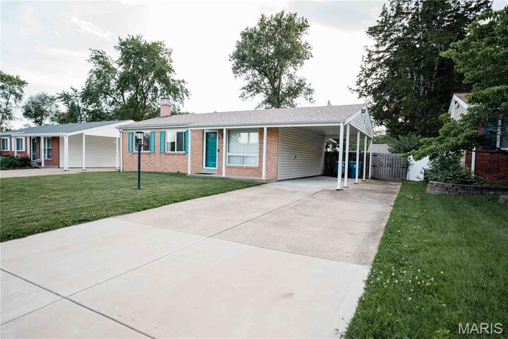 Property Photo: 2845 Sugar Tree Lane MO 63043