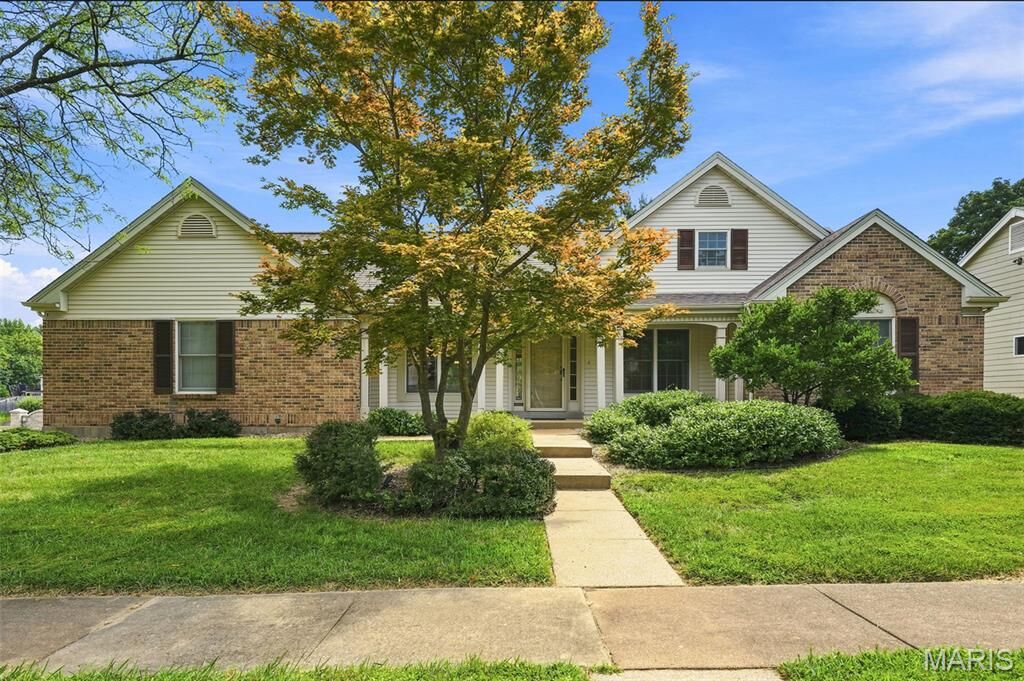 Property Photo:  2098 Seven Oaks Drive  MO 63303 