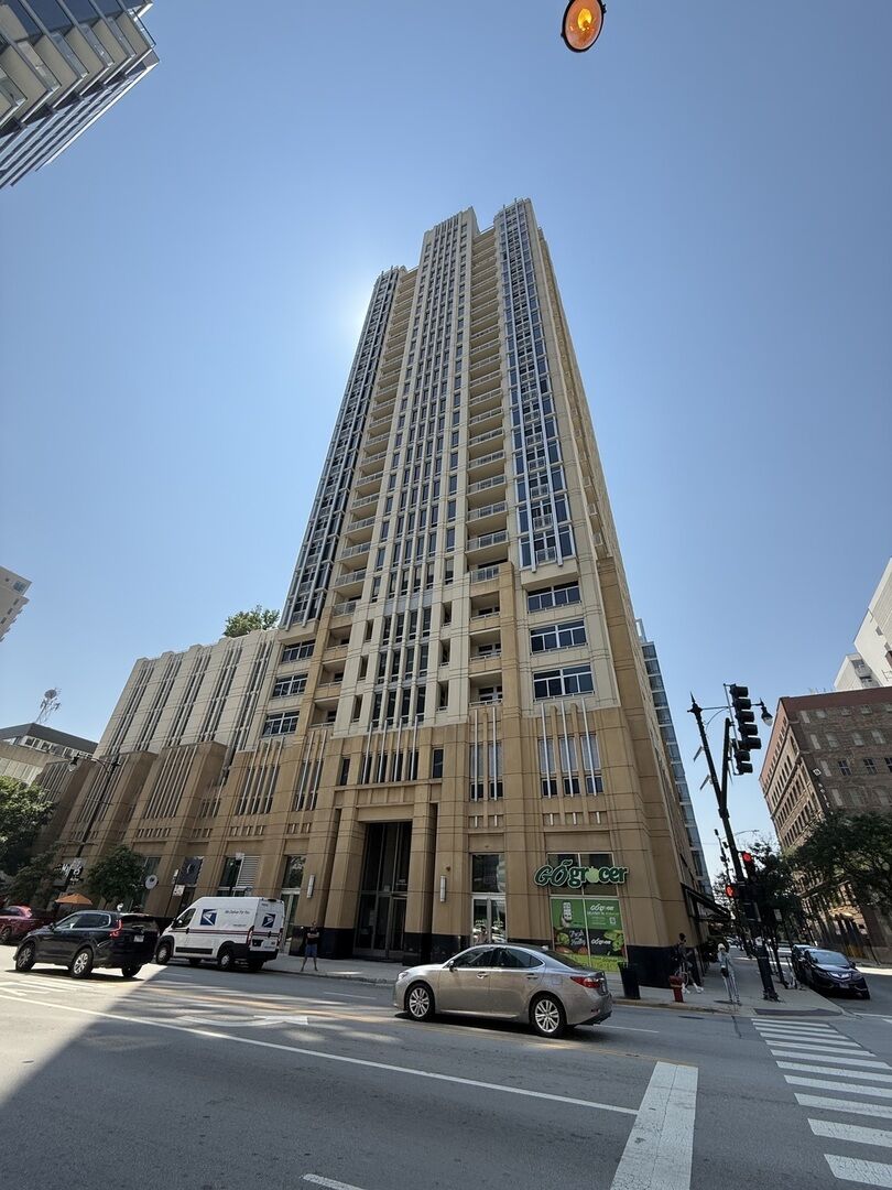 Property Photo:  1400 S Michigan Avenue 2308  IL 60605 