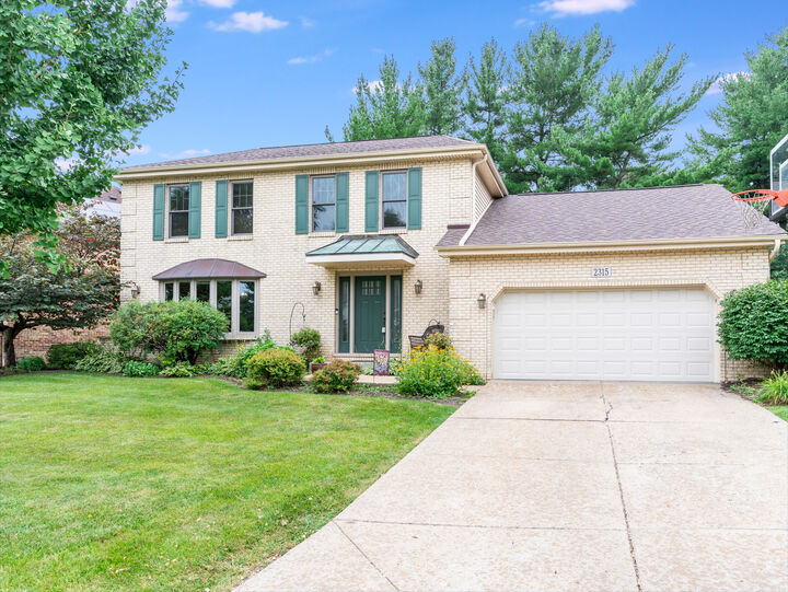 Property Photo: 2315 Ridgewood Road IL 60532