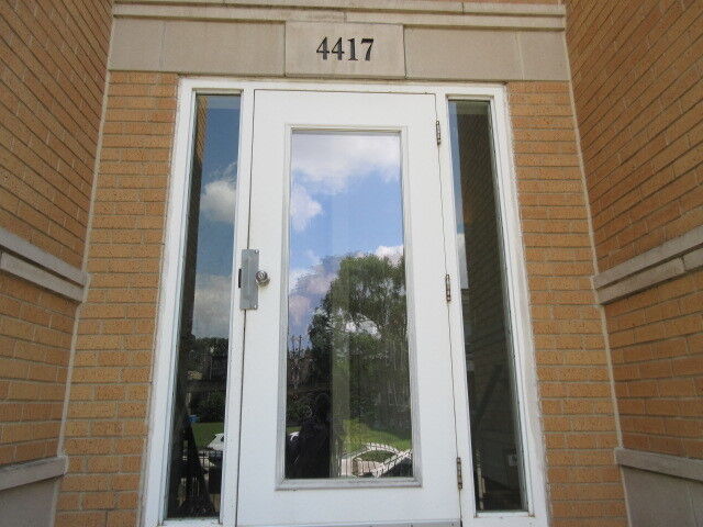 Property Photo: 4417 S Calumet Avenue 2S IL 60653