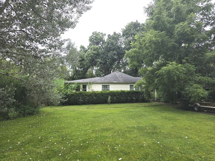 Property Photo:  26216 N Elmwood Avenue  IL 60060 