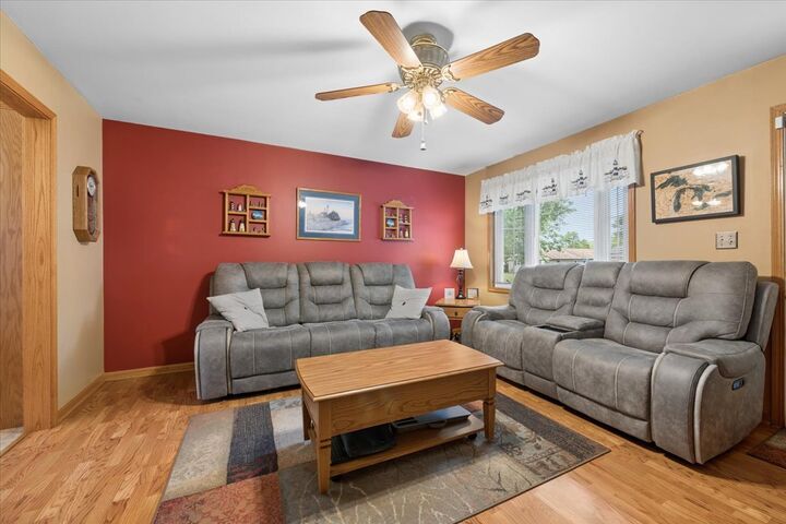 Property Photo:  104 Sunset Strip  IL 60435 