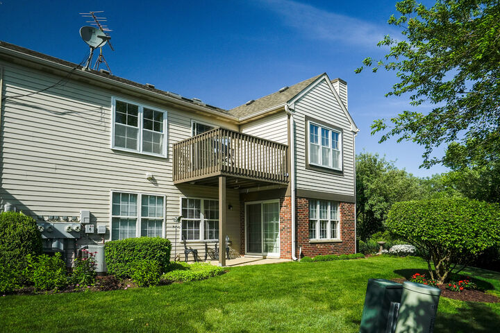 Property Photo:  1994 Gary Court B  IL 60193 