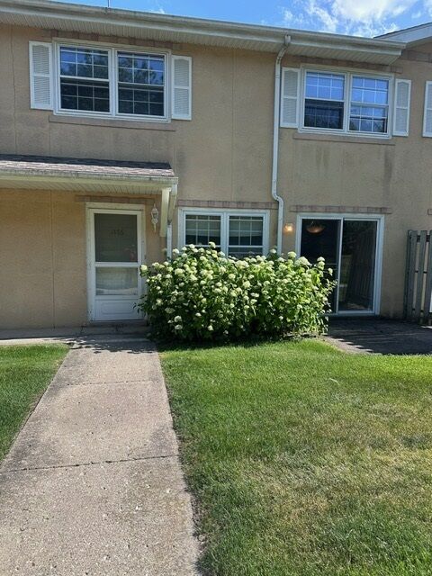 Property Photo:  1186 Greenwood Circle  IL 60098 