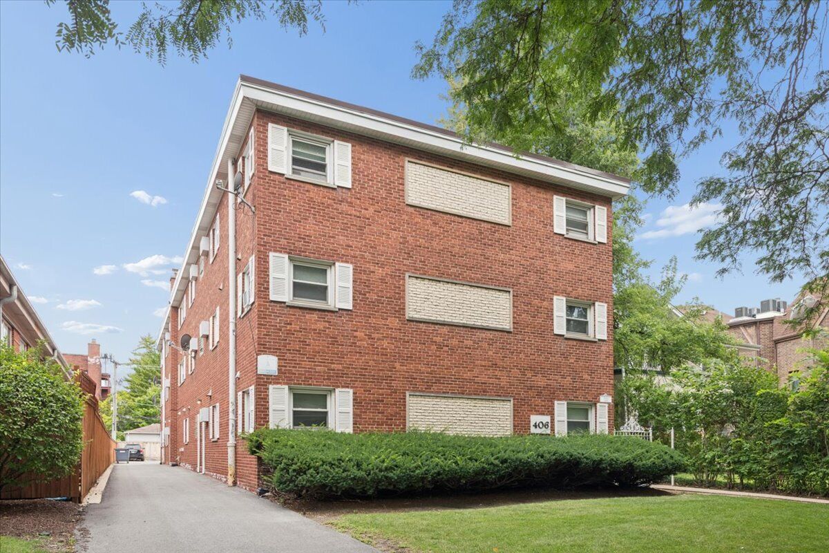 Property Photo: 406 Franklin Avenue 3B IL 60305