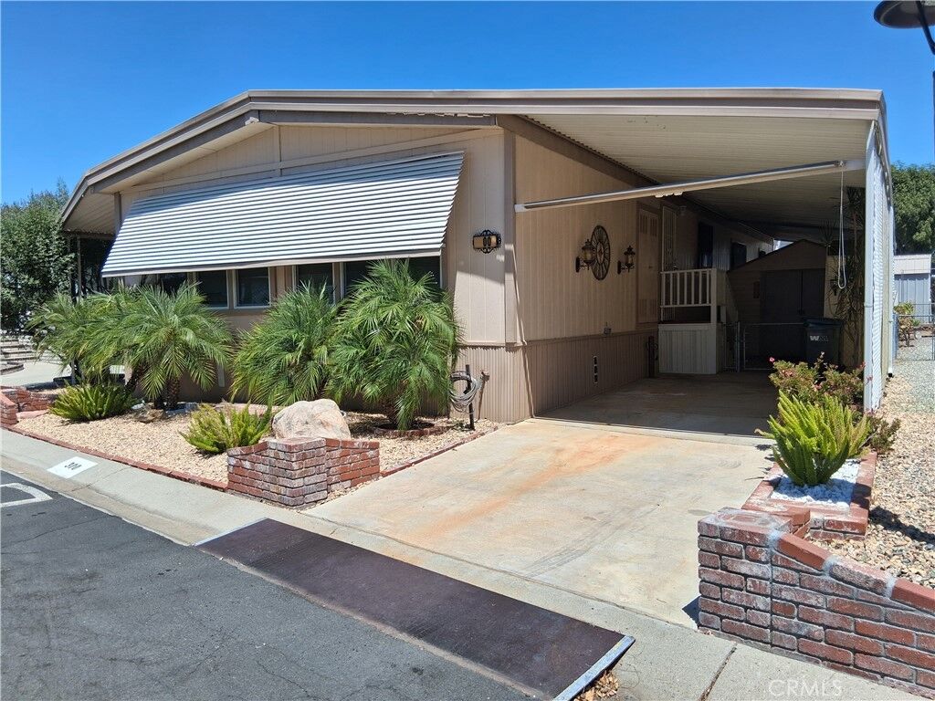 Property Photo:  27601 Sun City Blvd  CA 92586 
