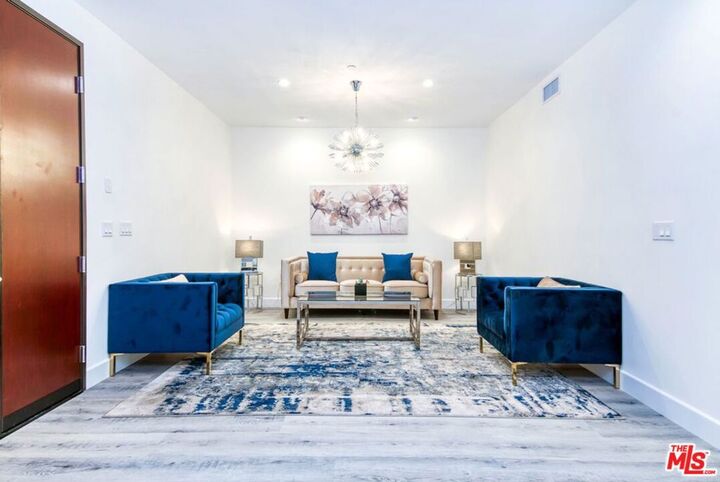 Property Photo: 1237 S Holt Avenue 504 CA 90035