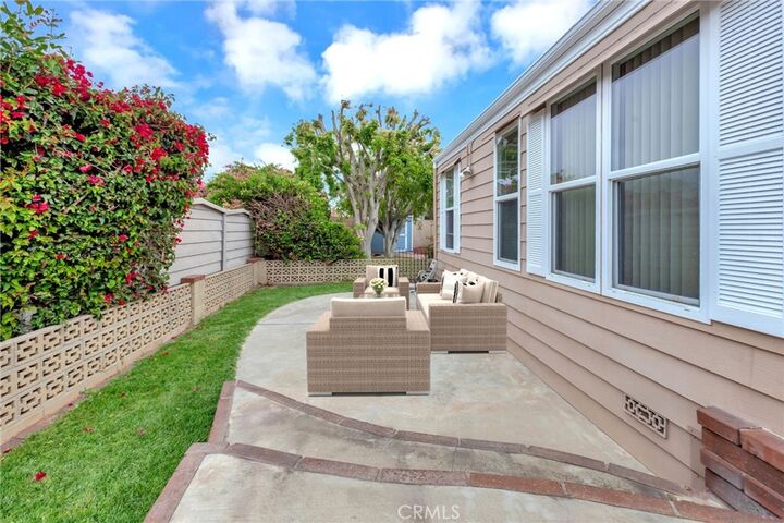 Property Photo: 18601 Newland Street 89 CA 92646