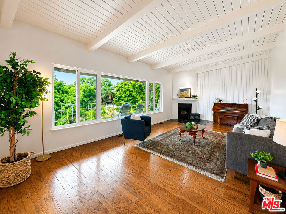 Property Photo:  3543 Lavell Drive  CA 90065 