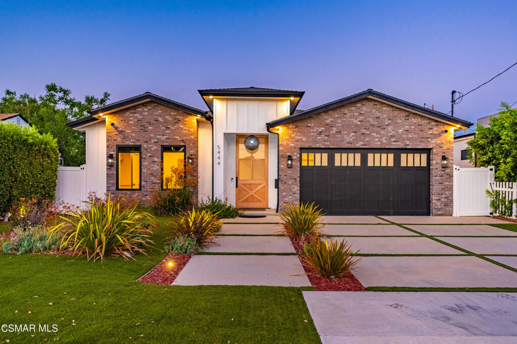 Property Photo:  5444 Murietta Avenue  CA 91401 