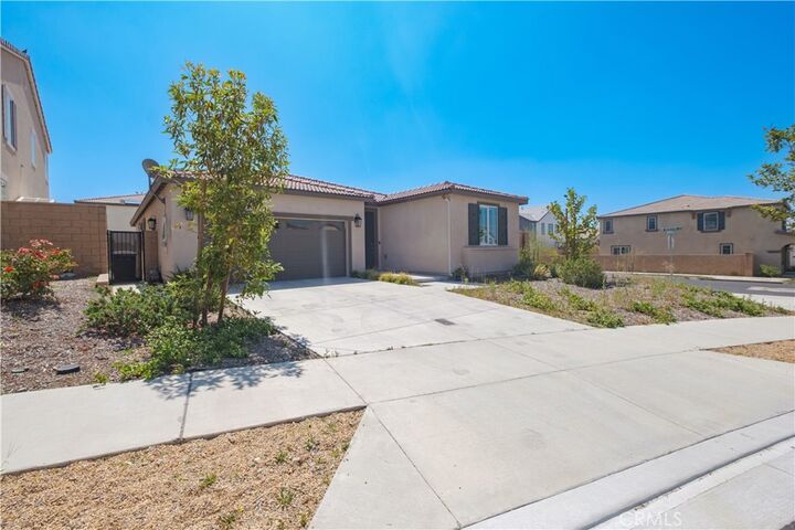 Property Photo: 4953 Boston Ivy St CA 92336