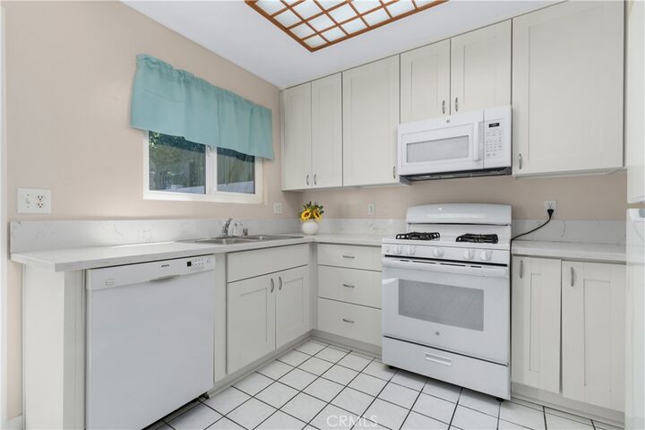 Property Photo:  660 S Glassell Street 45  CA 92866 