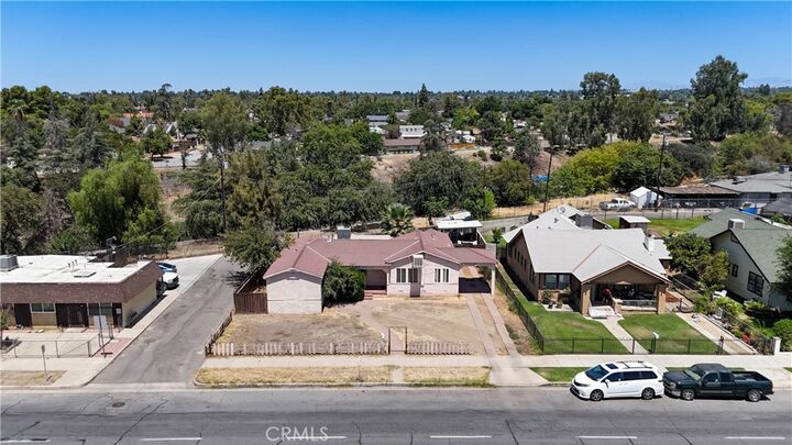 Property Photo:  410 Niles  CA 93305 