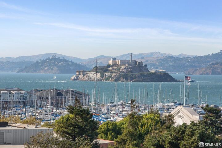 Property Photo:  150 Lombard Street 308  CA 94111 