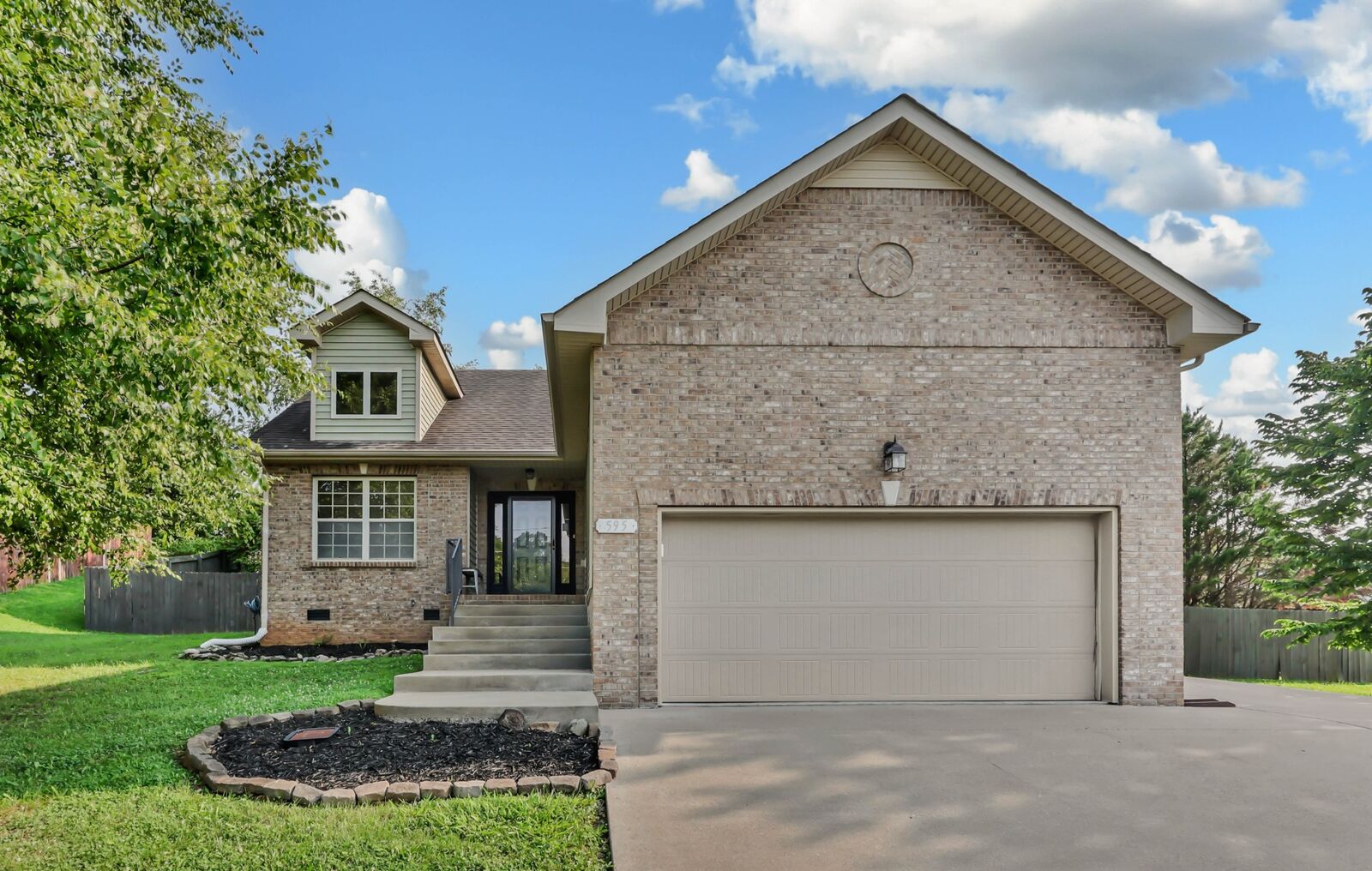 Property Photo:  595 Anchor Court  TN 37043 