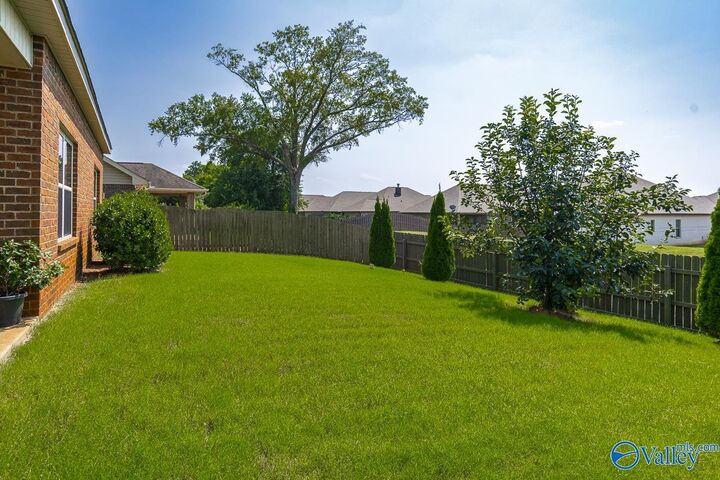 Property Photo:  352 Harbor Glen Drive  AL 35756 