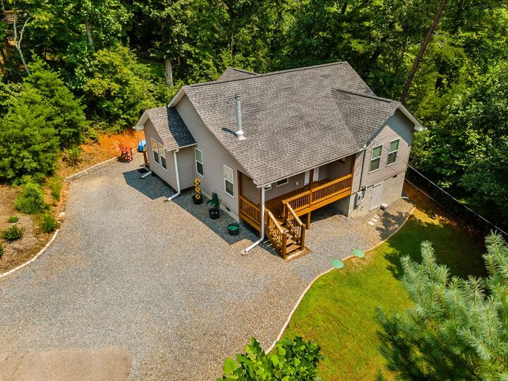 Property Photo:  216 Hideaway Road  GA 30560 