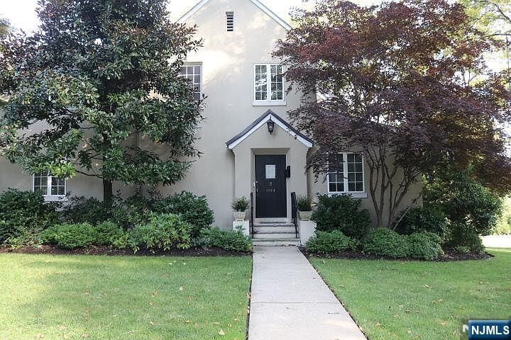 Property Photo: 1014 Arcadian Way NJ 07024
