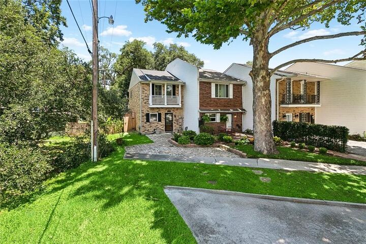 Property Photo: 717 Canal Street LA 70005