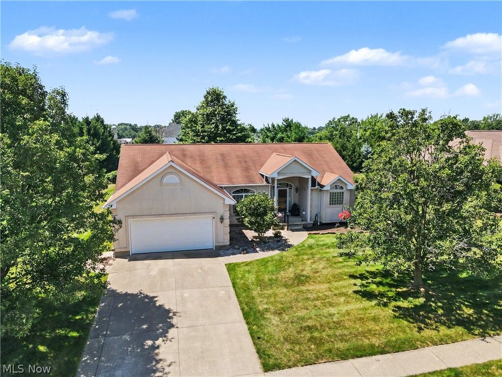 Property Photo: 11547 Grand Valley Drive NW OH 44685