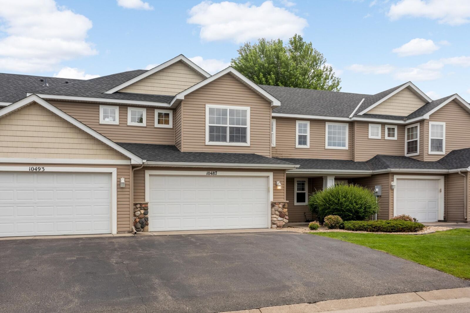 Property Photo: 10487 64th Way MN 55301