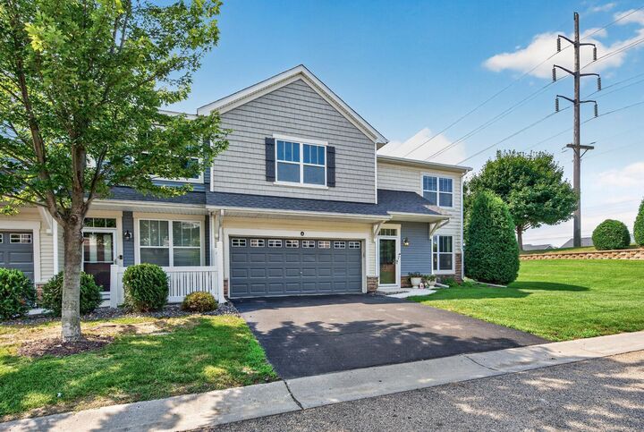 Property Photo:  1952 Commonwealth Boulevard 4  MN 55317 
