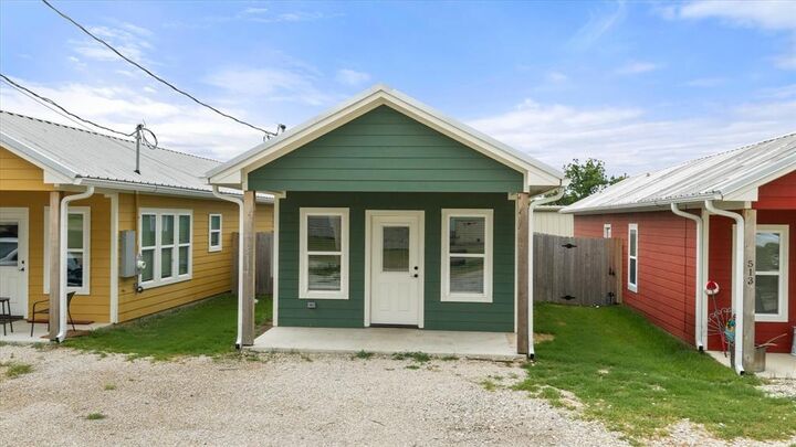 Property Photo:  511 W 5th Street  TX 76476 