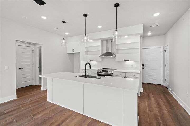 Property Photo:  3319 SE Mp Parkway 207  AR 72712 