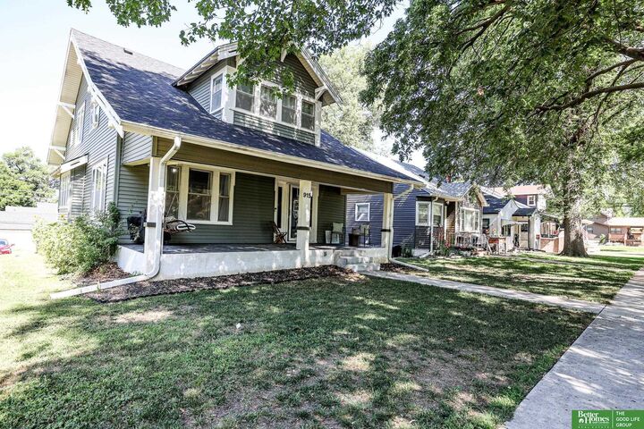 Property Photo: 915 N Iowa Avenue NE 68467