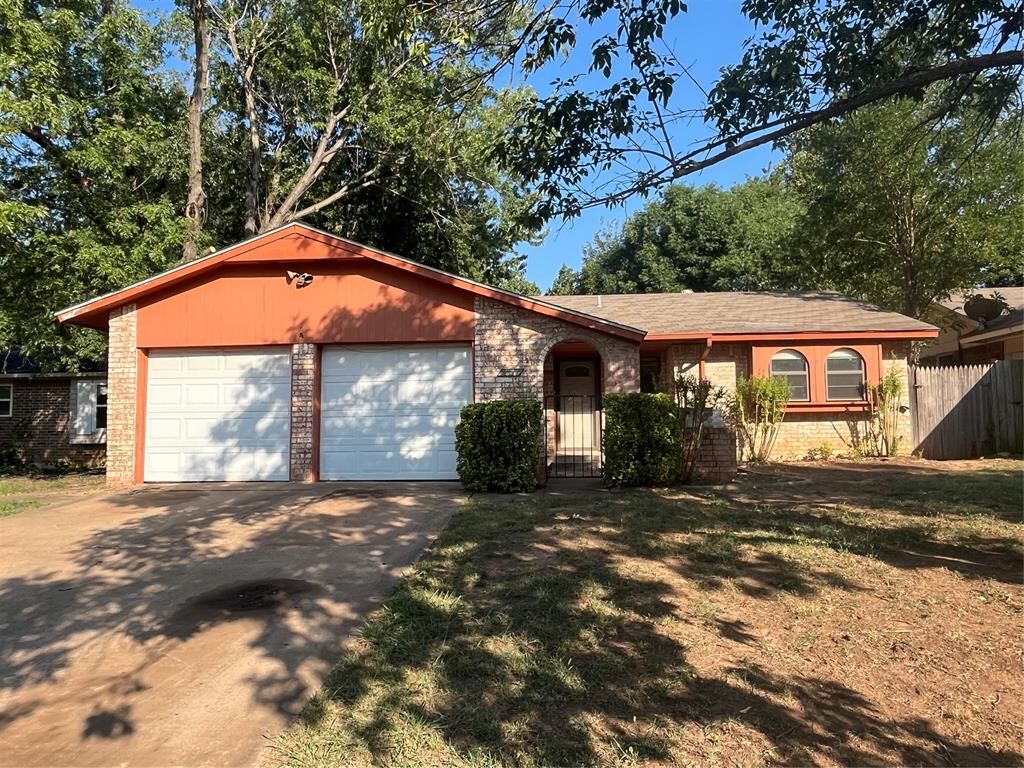Property Photo: 736 Red Oak Terrace OK 73003