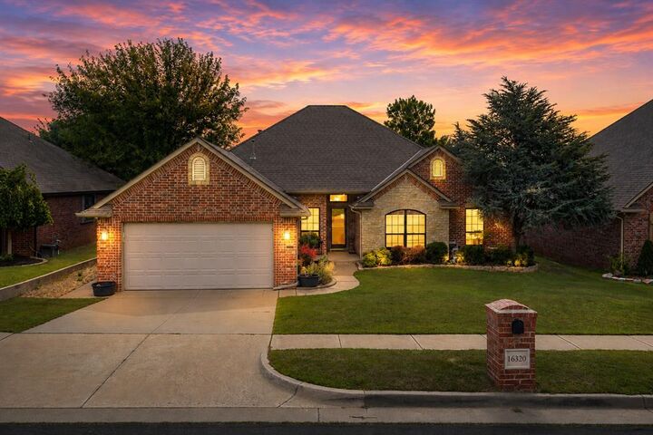 Property Photo:  16320 Old Elm Lane  OK 73013 