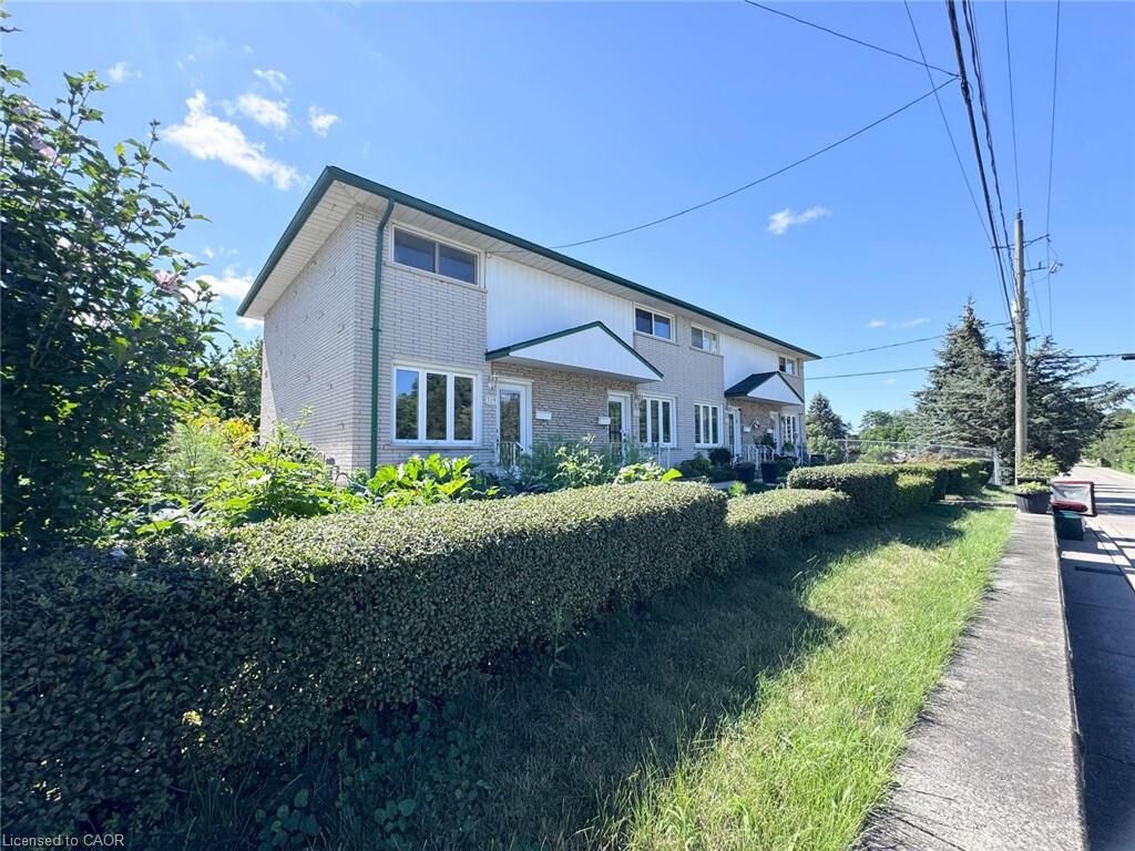 Property Photo:  327 Montrose Street S 319  ON N3H 2J4 