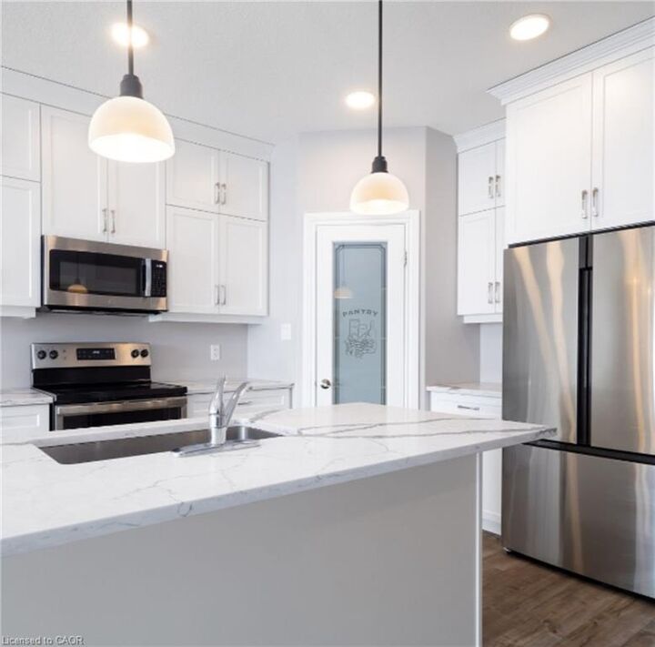 Property Photo: 280 Keeso Lane ON N4W 0J3