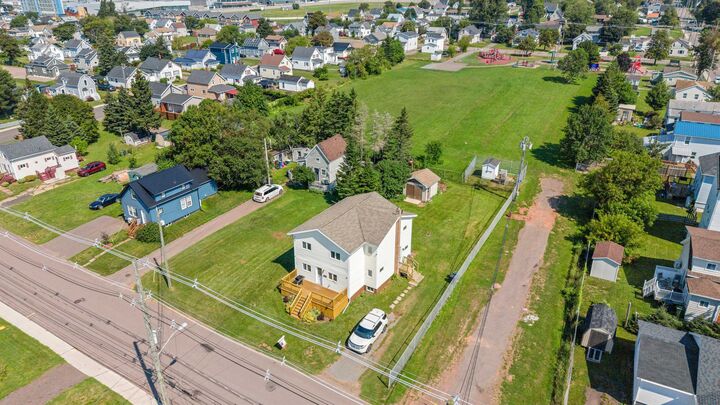 Property Photo:  415 North Market Street  PE C1N 1L9 