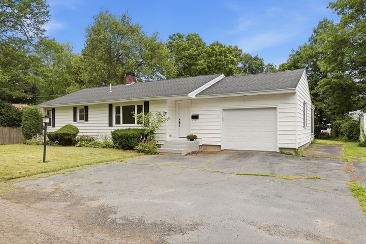 Property Photo:  17 Everett St Extension  MA 01420 