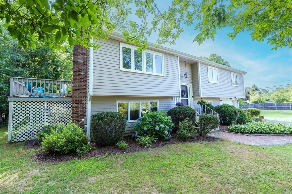 Property Photo:  11 Fairview Ln  MA 02190 