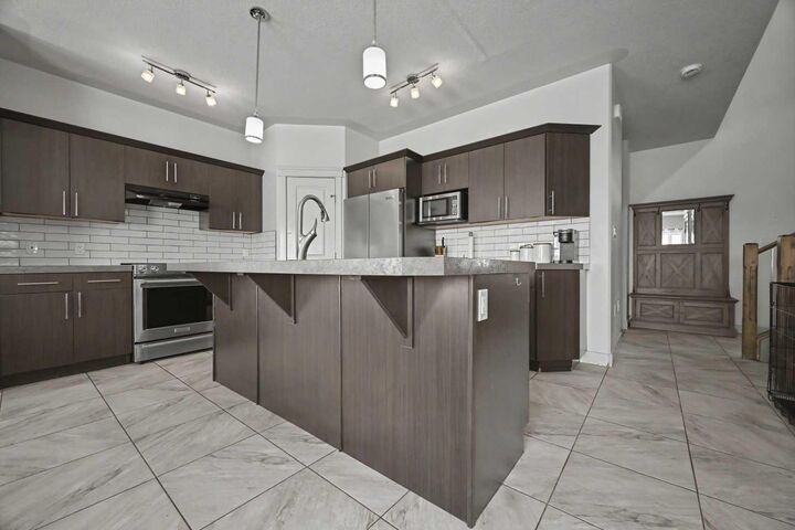 Property Photo:  11321 106A Avenue  AB T8V 5X5 