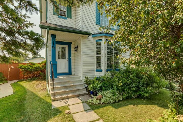 25 Coville Gardens NE — photo 1