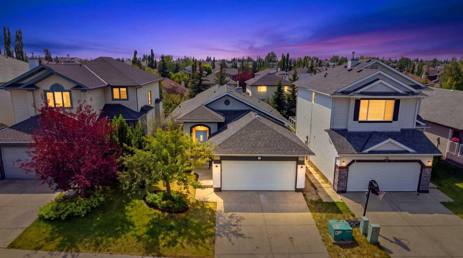 Property Photo: 47 Citadel Ridge Close NW AB T3G 4V4