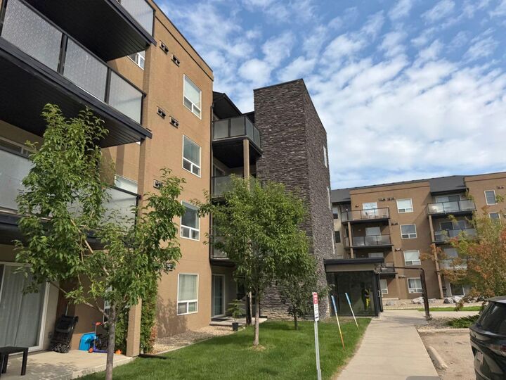Property Photo: 9120 96 Avenue 109 AB T8X 0A1