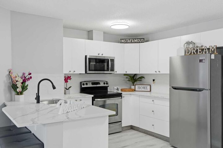 16969 24 Street SW 5205 — photo 1