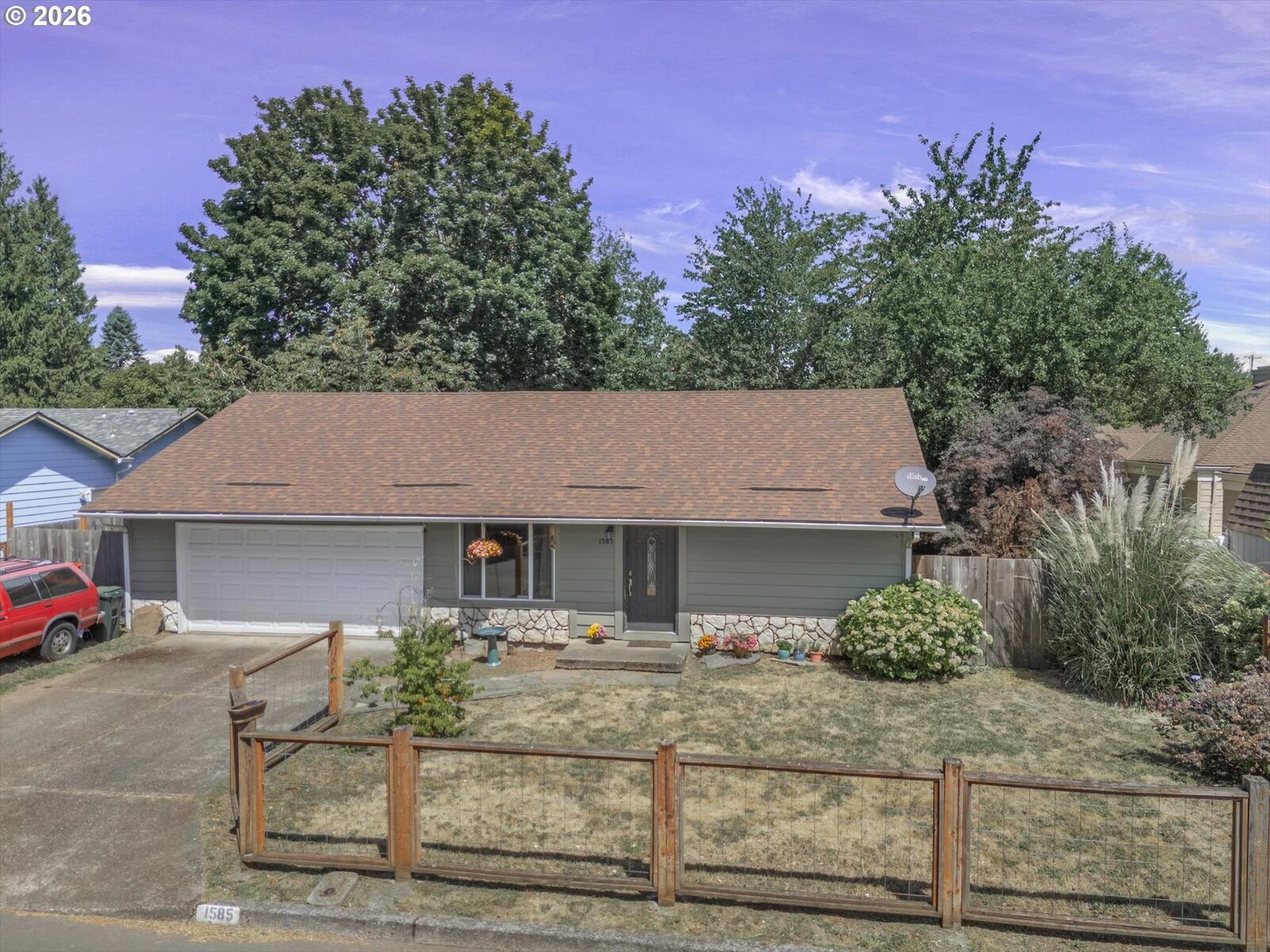 Property Photo: 1585 NE 18th St OR 97030