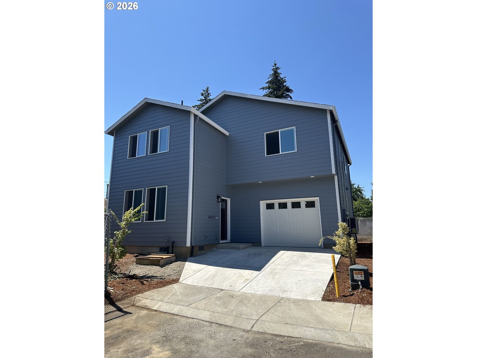 Property Photo:  4837 SE 118th Pl  OR 97266 