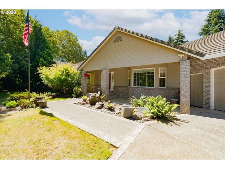 Property Photo: 10800 NW 13th Pl WA 98685
