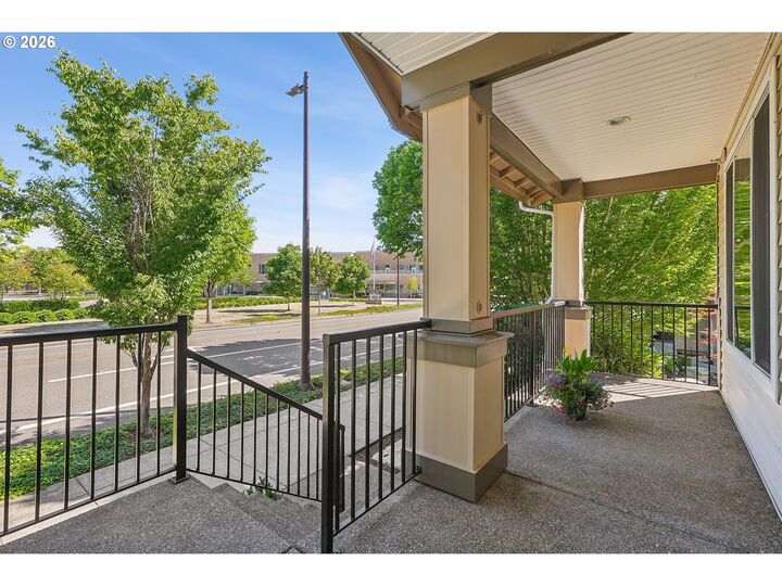 Property Photo:  655 NW 118th Ave 104  OR 97229 