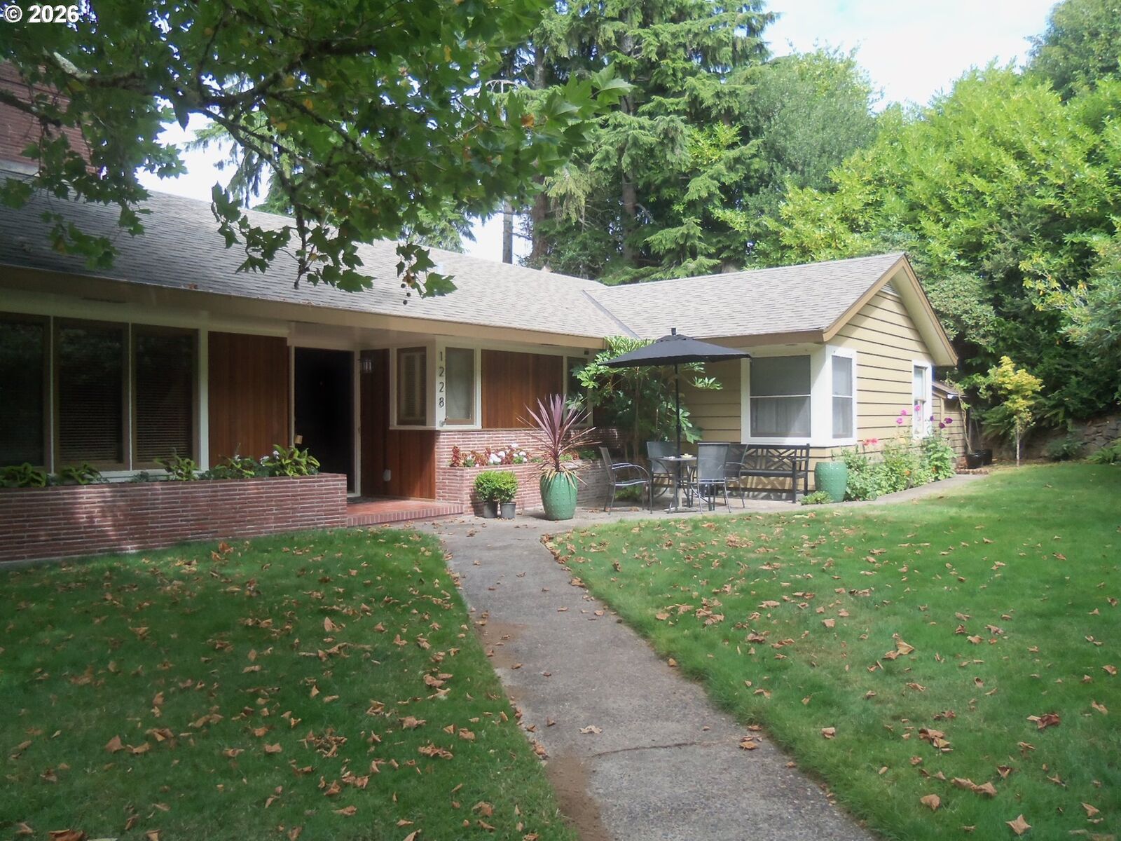 Property Photo:  1228 11th St  OR 97103 