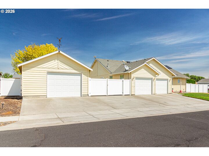Property Photo:  710 W Sandpiper Ave  OR 97838 