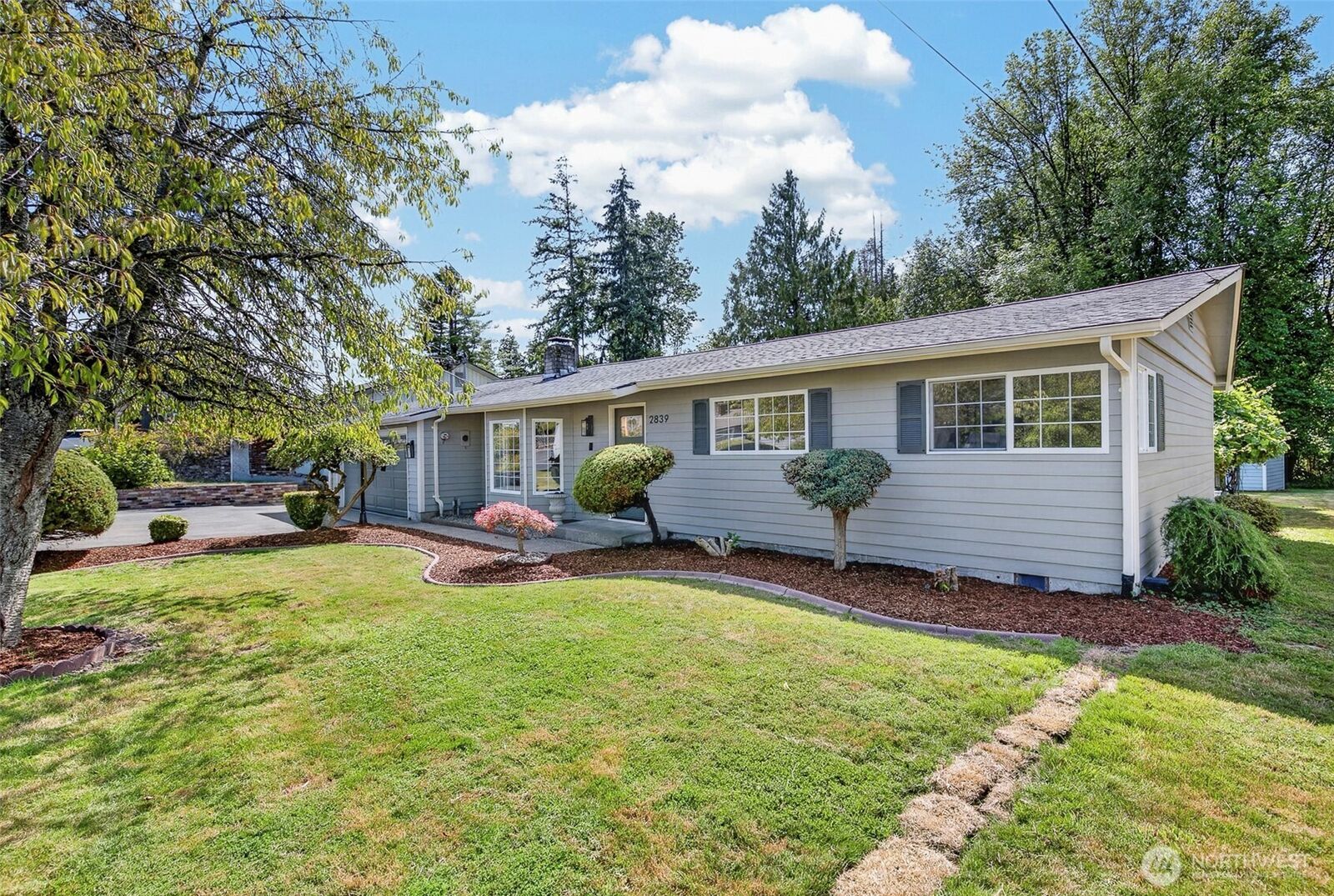 Property Photo: 2839 Parkview Drive WA 98632