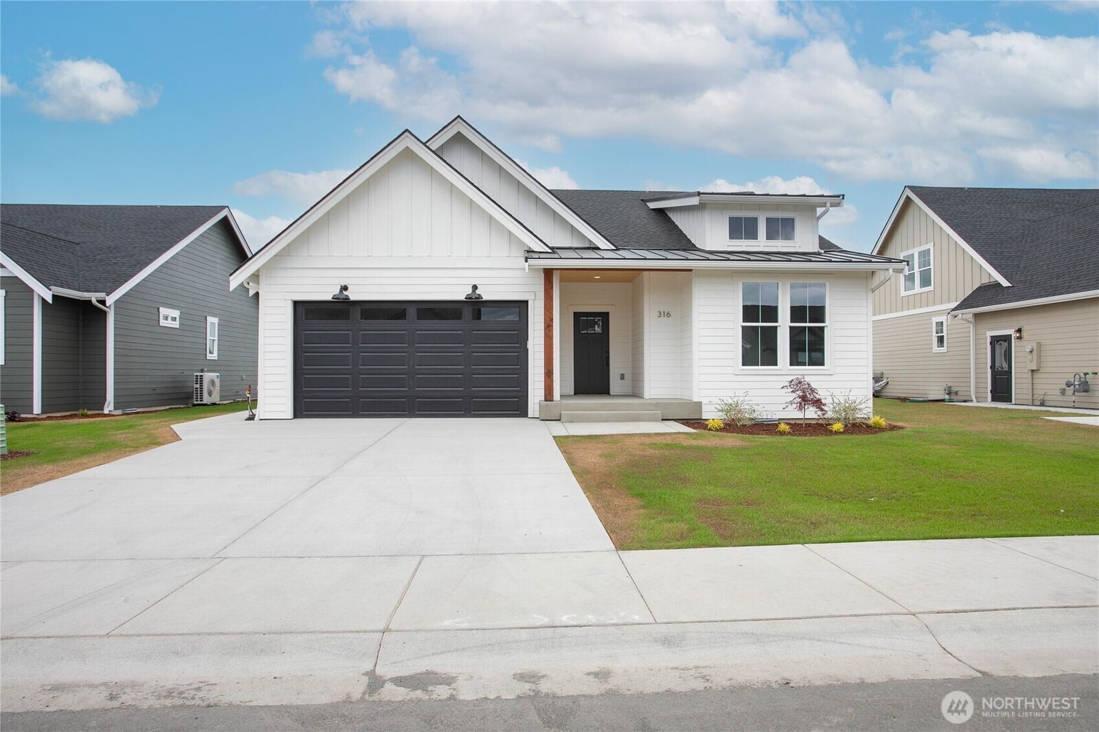 Property Photo: 316 W 3rd Street WA 98247